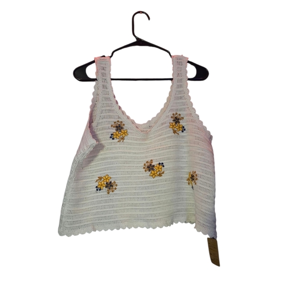 White Floral Crochet Tank Top - Picture 2 of 8